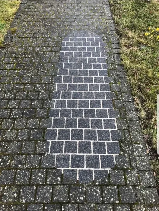 Ukázka tlakového čištění dlažby